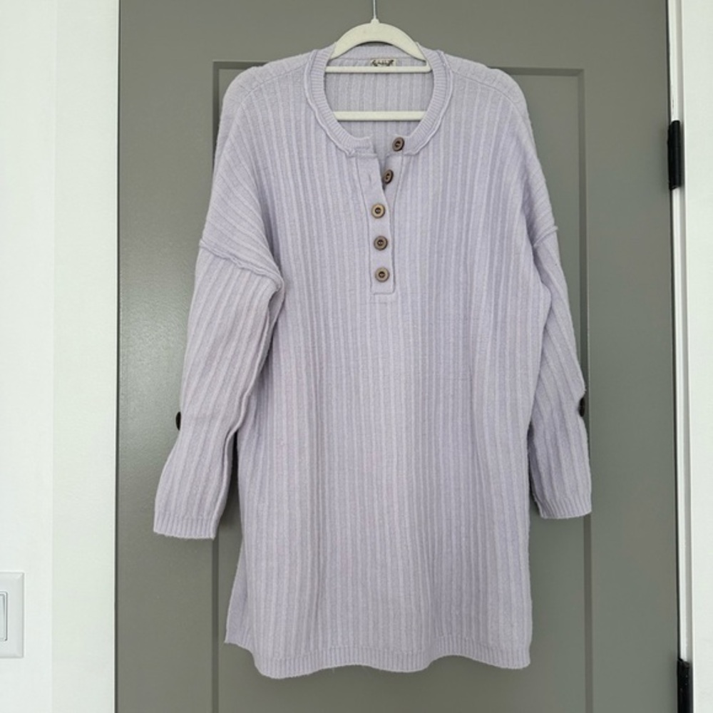 Free People Purple Long Cozy Lounge Sweater Button Women Small
Condition 8/10